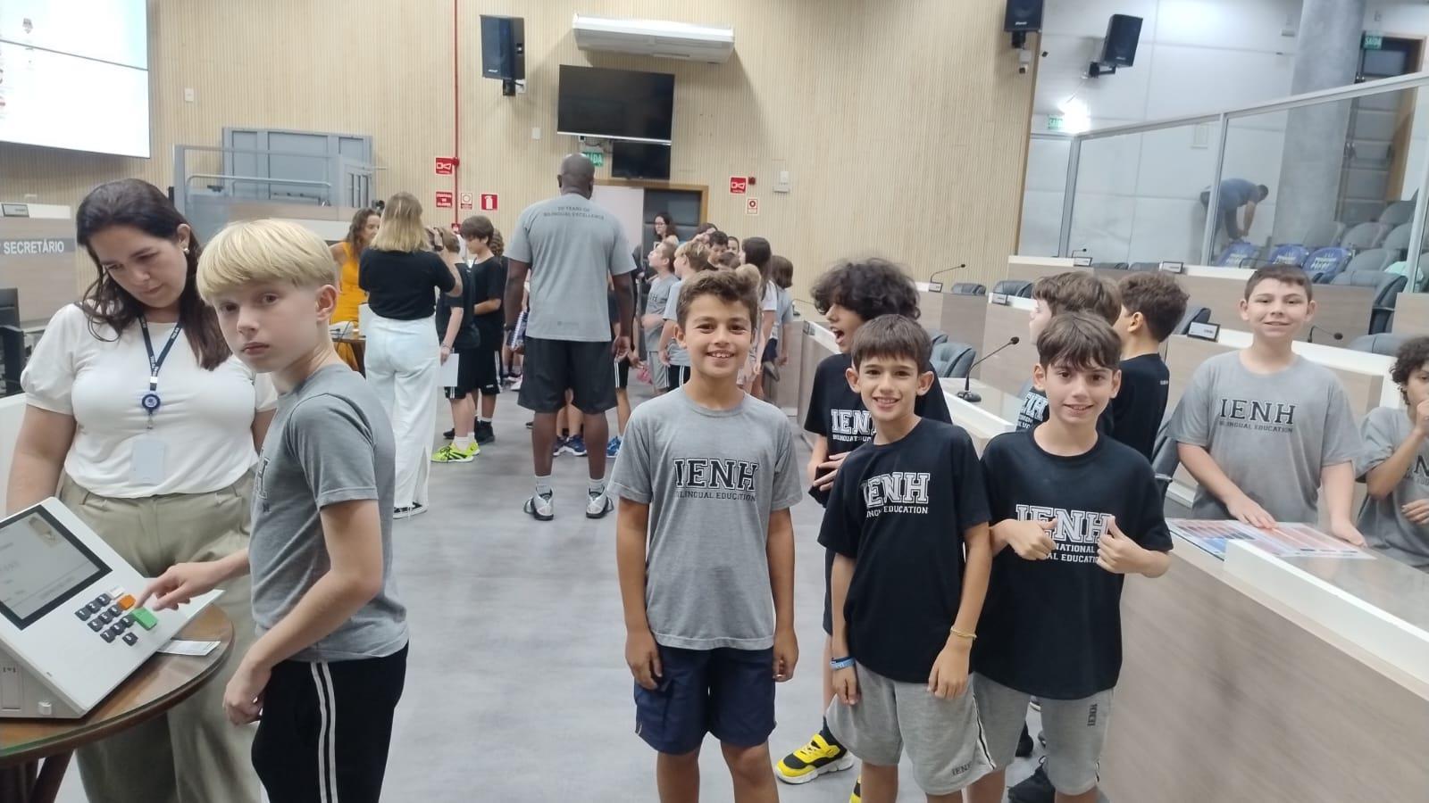 Turmas do Year 5 da IENH participam do Projeto Vereador Mirim