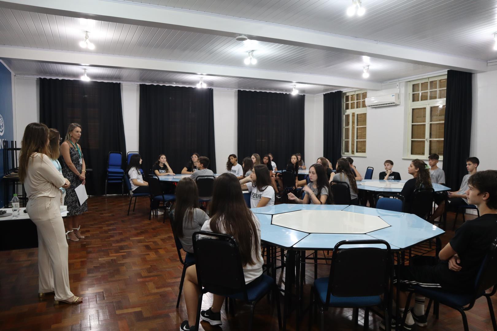 Unidade Fundação Evangélica realiza acolhimento para novos alunos 