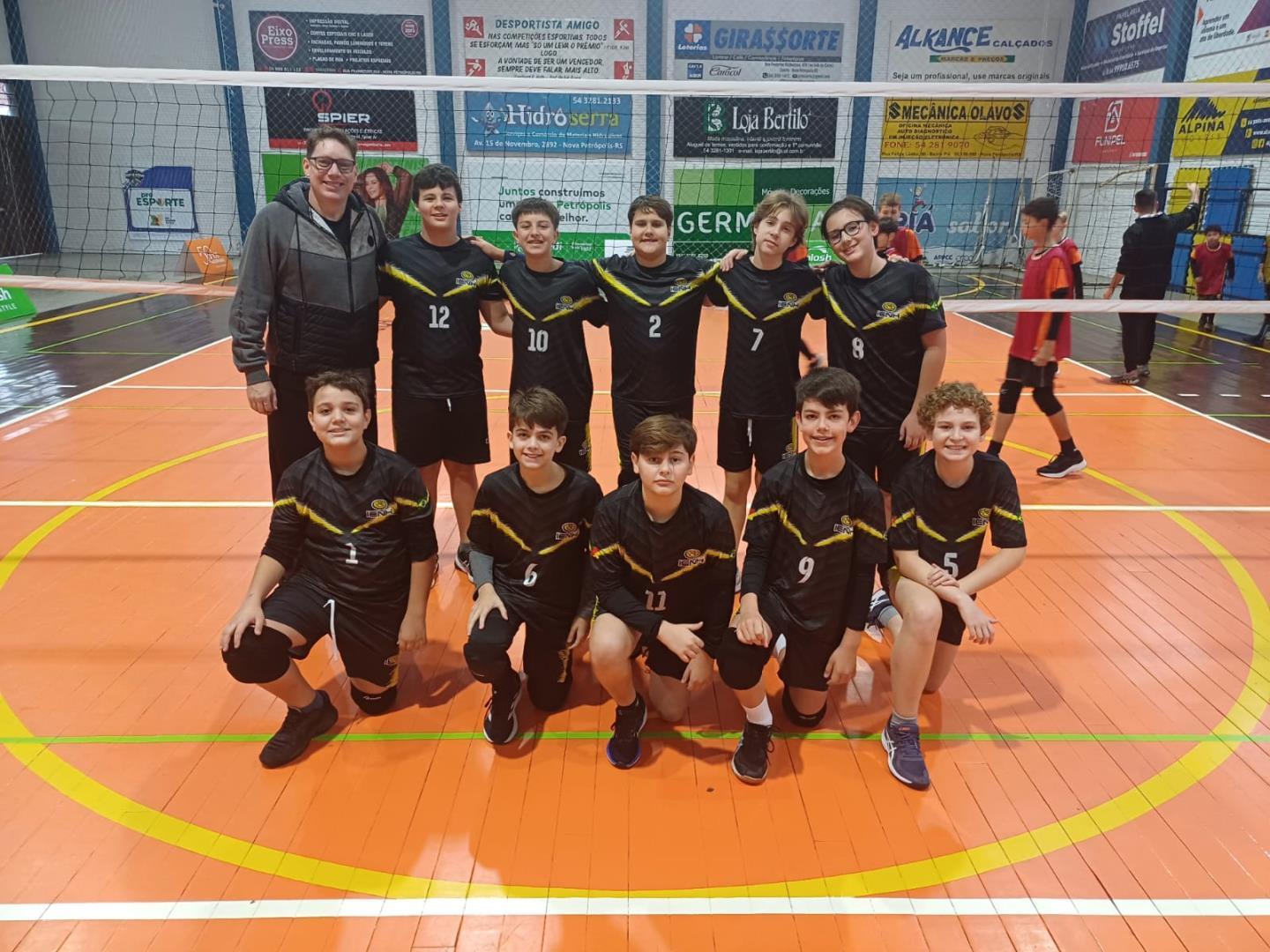 Voleibol da IENH traz ótimos resultados de Nova Petrópolis