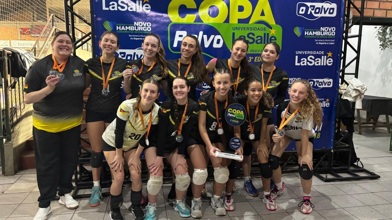 Voleibol Feminino da IENH garante título na Copa Polvo e classificação para a final da ONASE