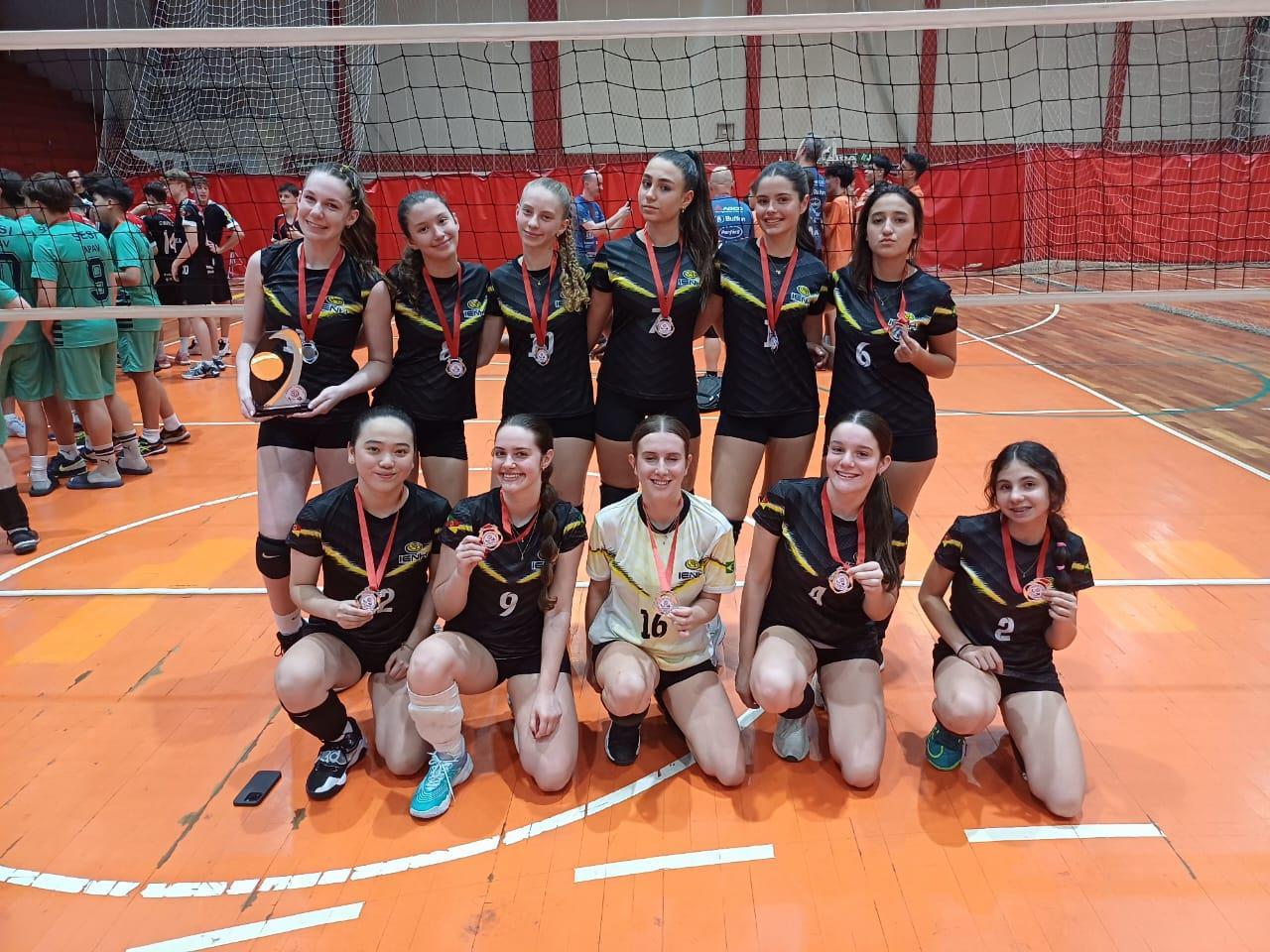 Voleibol infantil feminino traz mais um troféu para a IENH