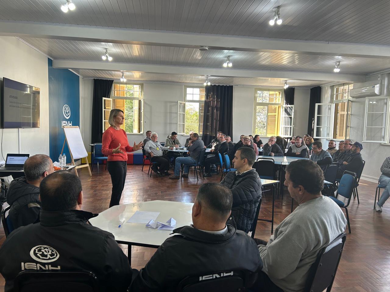 Workshop sobre comunicação não violenta promove reflexões e conexões entre equipes da IENH