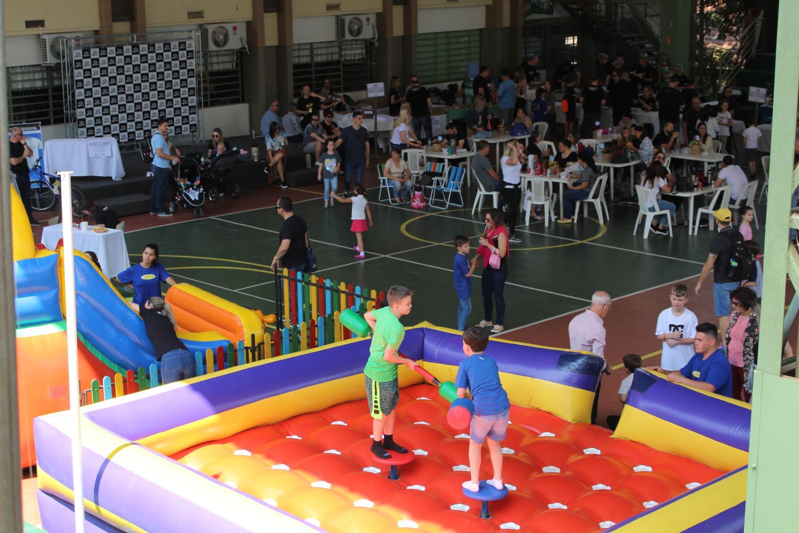 XIV Festa da Família integra comunidade escolar da IENH