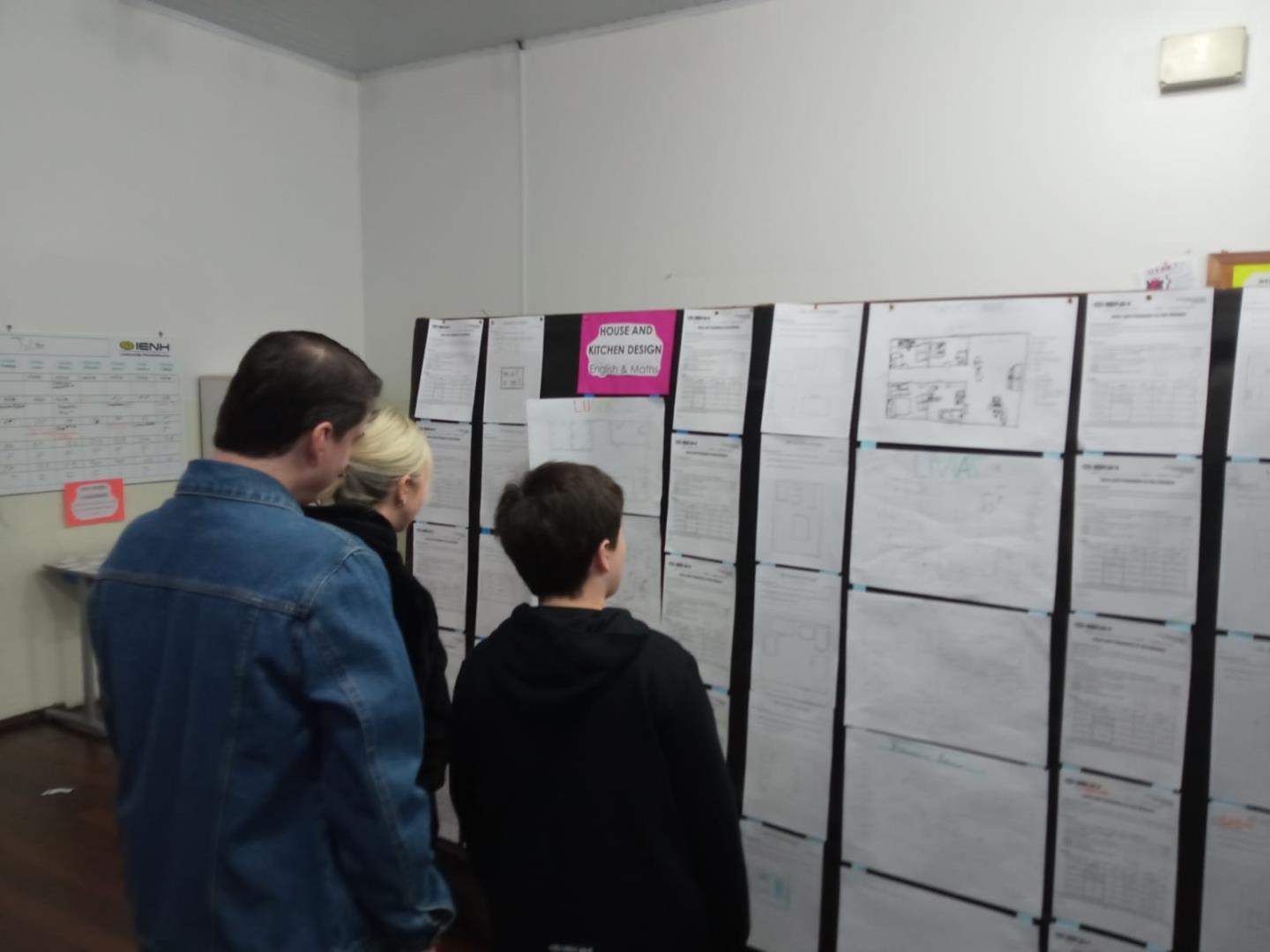 Year 5 da Unidade Pindorama cria casas dos sonhos unindo matemática, inglês e espanhol 