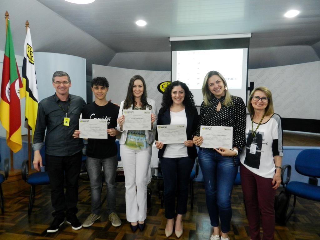 Acadêmicos apresentam projetos no Fórum Social da Faculdade IENH