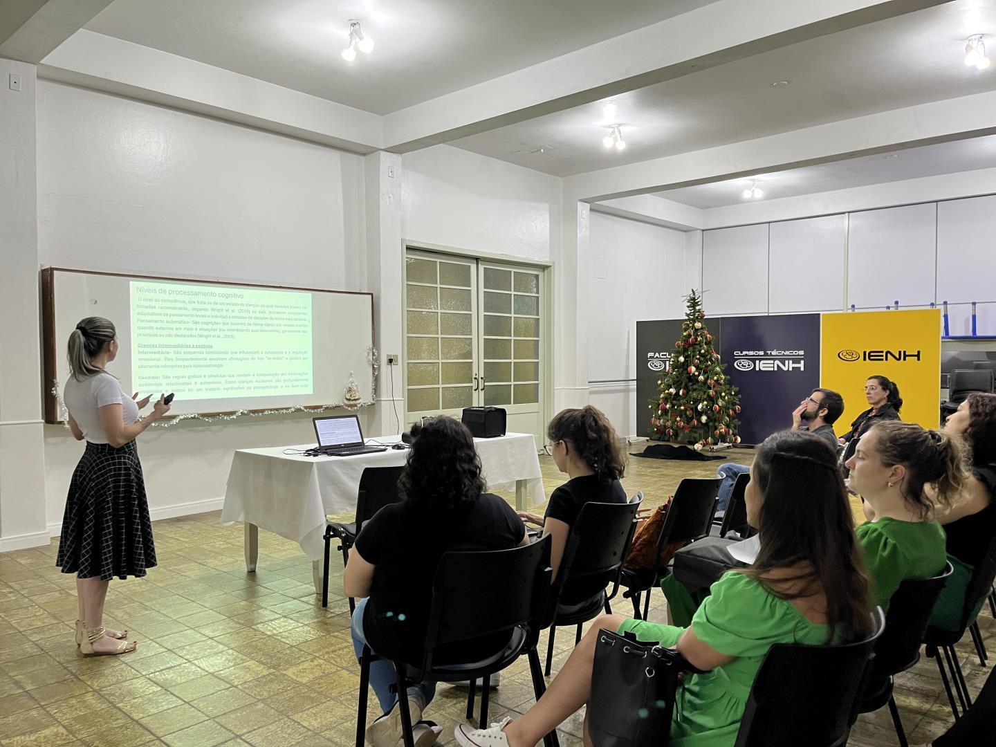 Clínica Escola da IENH Celebra Apresentação de Estudos de Casos das Acadêmicas de Psicologia