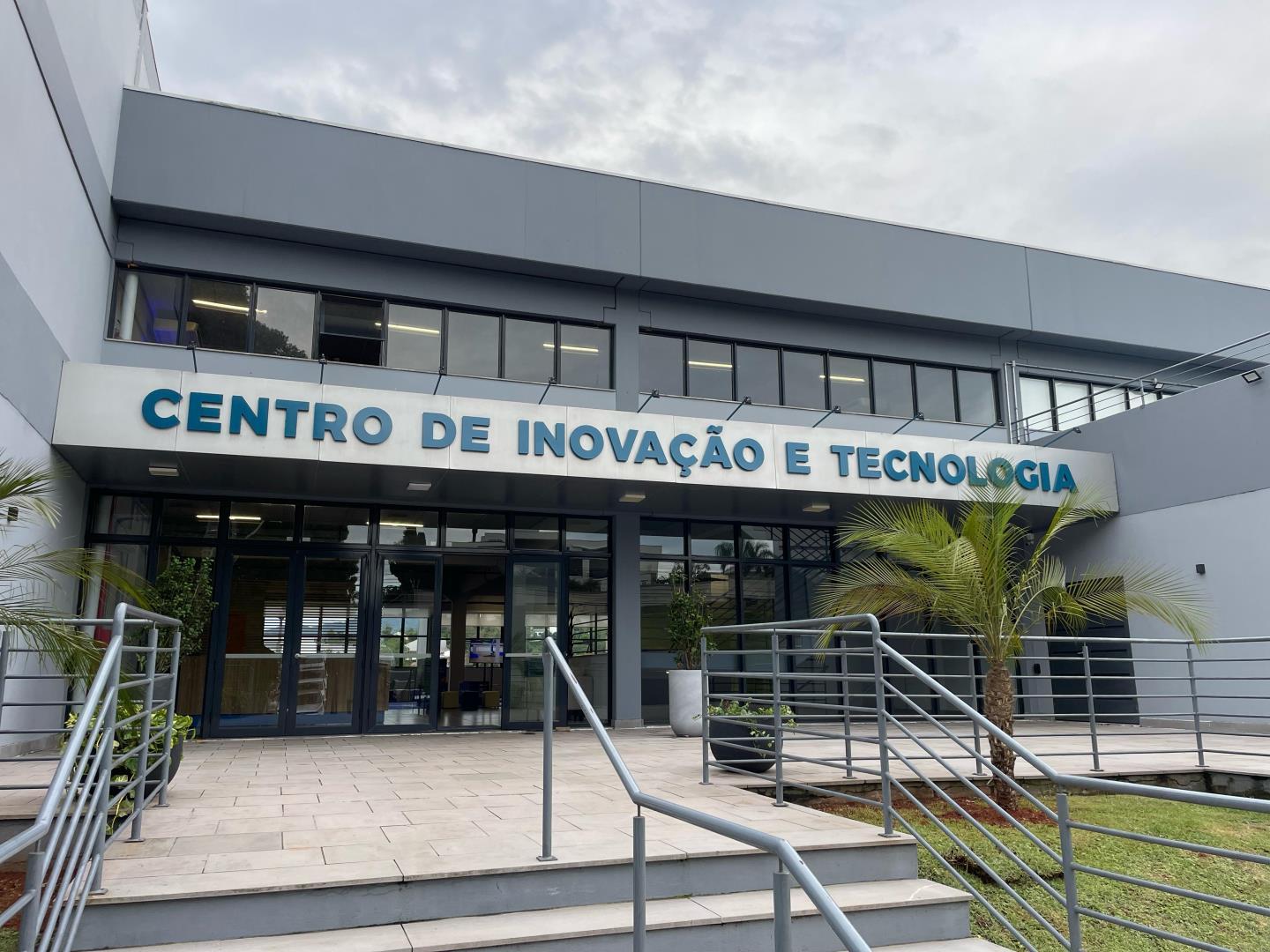 IENH firma parceria com o CIT NH para impulsionar a inovação educacional