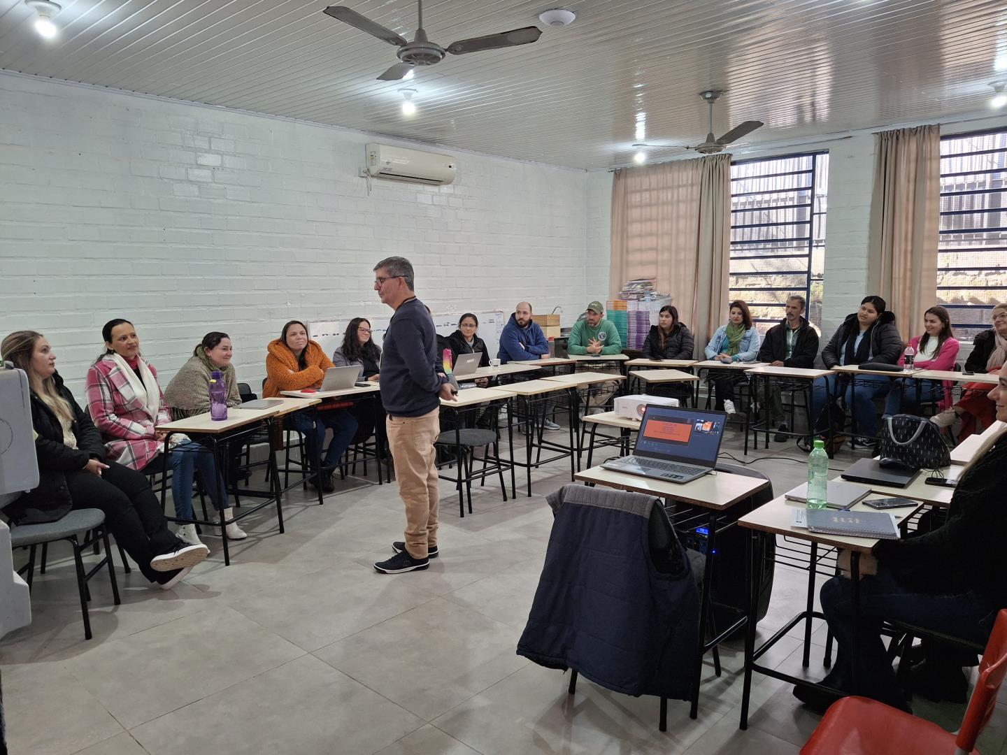 IENH Promove Encontro de Reflexão Sobre Resiliência Pós-Catástrofes Climáticas com a Rede Municipal