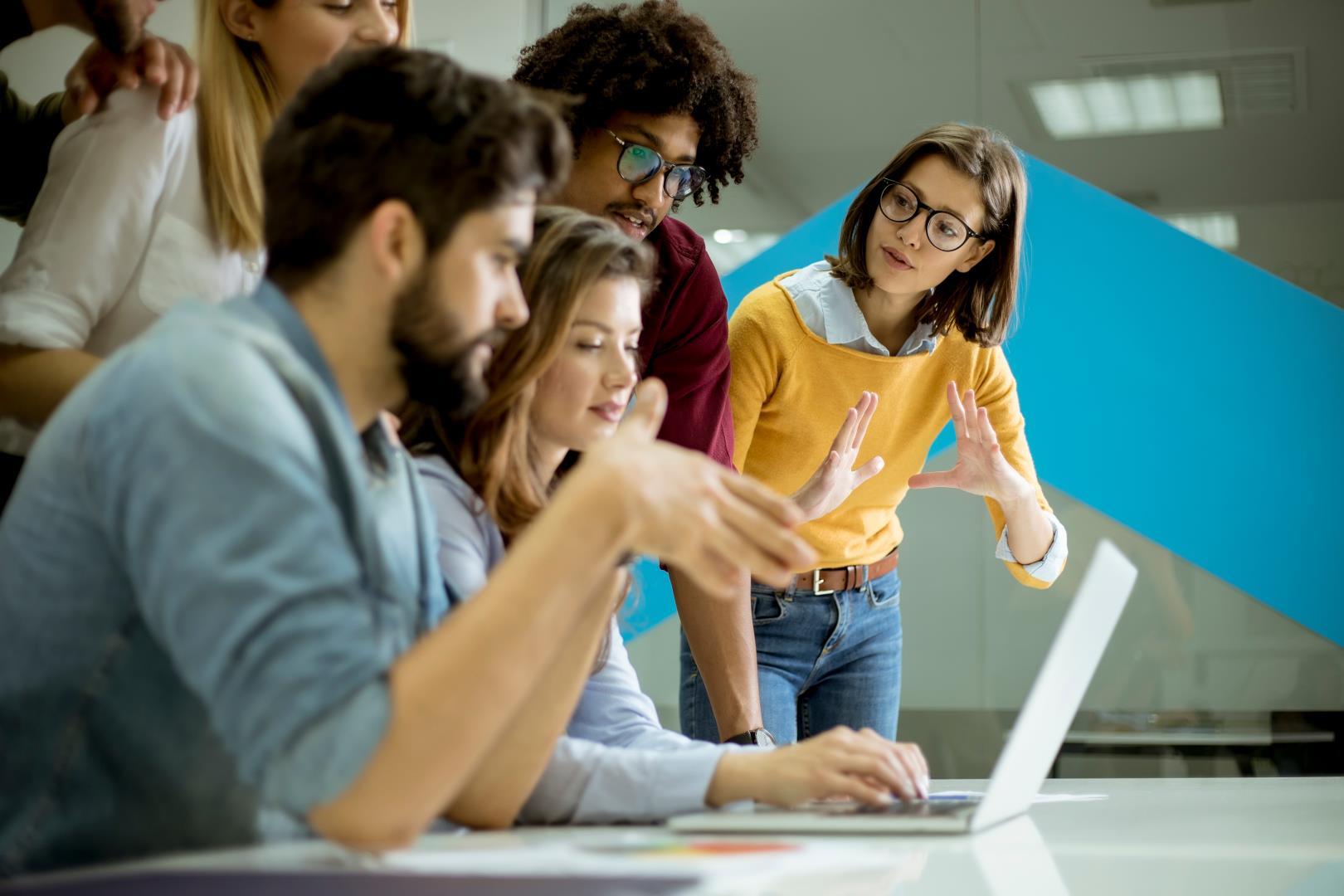 IENH promove oportunidades de formação e inserção no mercado com o Programa Jovem Aprendiz