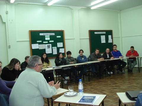 Palestra incentiva hábitos saudáveis na vida pessoal e profissional