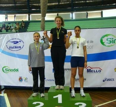 Atletismo da IENH no Campeonato Estadual Indoor