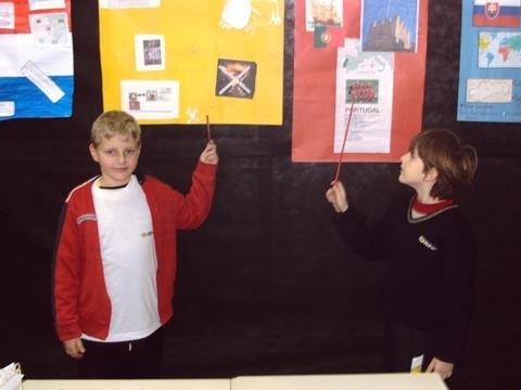 Alunos da Unidade Oswaldo Cruz mostram trabalhos na International Fair