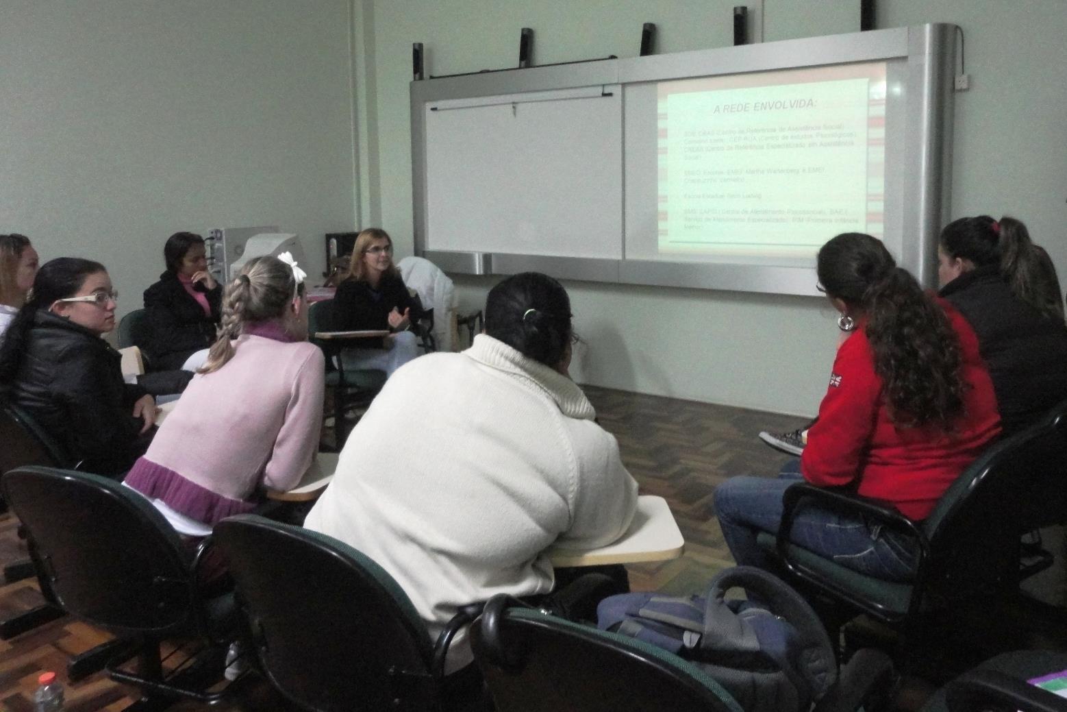 Palestra com Psicóloga sobre trabalho em redes