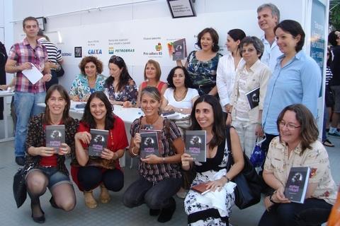 Psicóloga Educacional participa da comissão editorial de livro