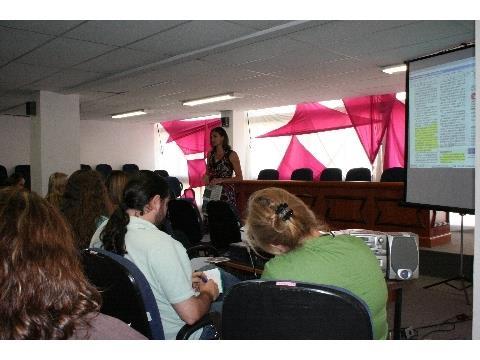 Psicóloga da IENH realiza palestra