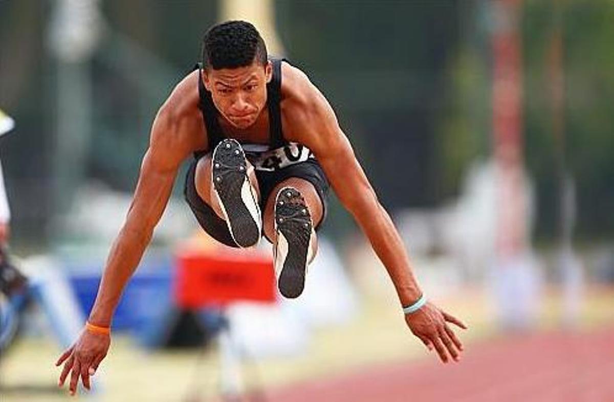 Atleta da IENH conquista ouro no Campeonato Brasileiro Mirim